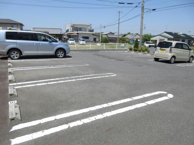 駐車場　駐車場