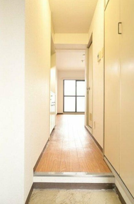 ＪＲ中央線 高円寺駅 徒歩8分 4階建 築43年の玄関写真