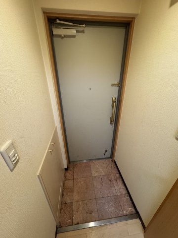 ウィスティリアコート神戸IIの玄関写真