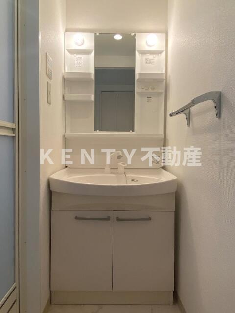 洗面設備　コンパクトで使いやすい洗面所