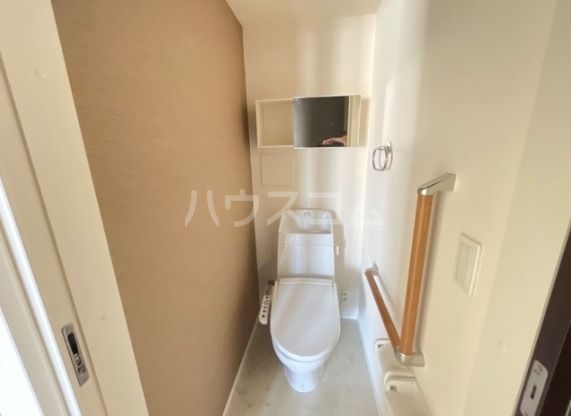 小田急江ノ島線 善行駅 徒歩36分 2階建 築8年のトイレ写真