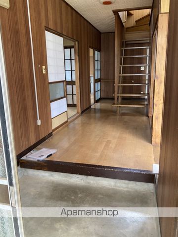 御殿山町白滝貸家の玄関写真