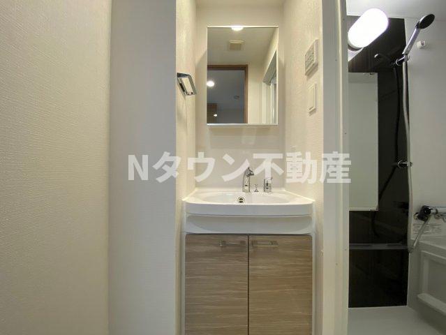 洗面設備　独立洗面化粧台付き