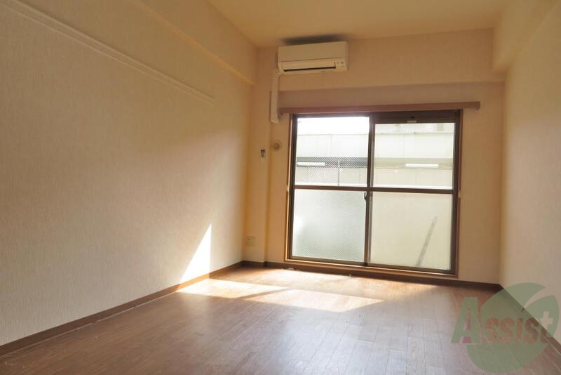 居室・リビング　広々とした開放感のある明るいお部屋です。