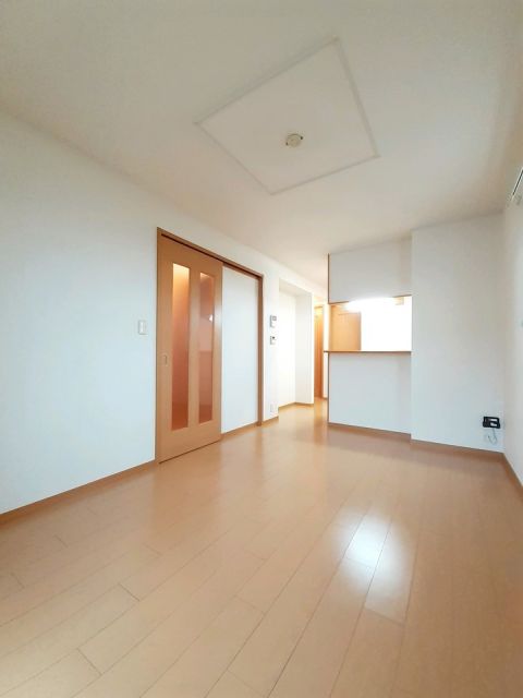 ＪＲ高崎線 岡部駅 徒歩5分 2階建 築19年の居間写真