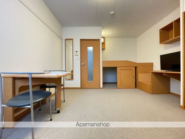 レオパレスSeasideIIIの居間写真