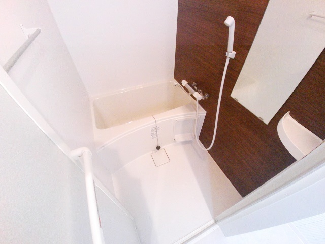 バス・シャワールーム　キレイな浴室