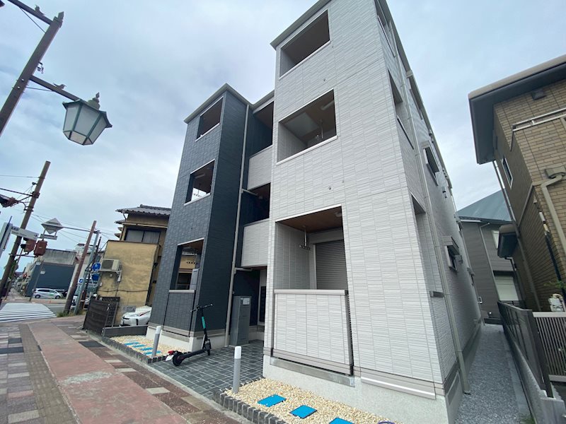 高崎市和田町のアパートの建物外観