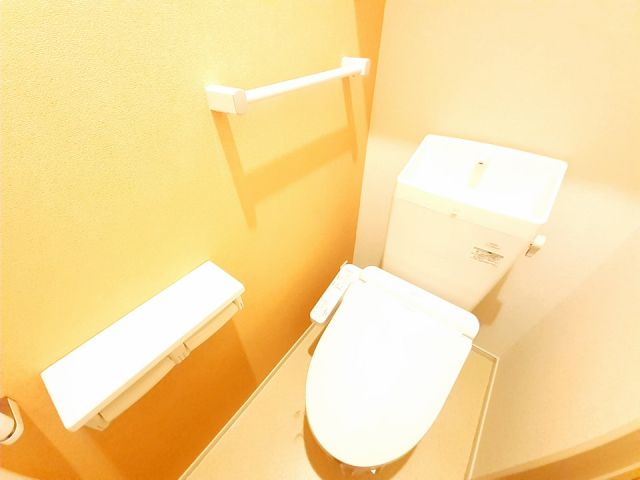 【鹿島市大字高津原のアパートのトイレ】