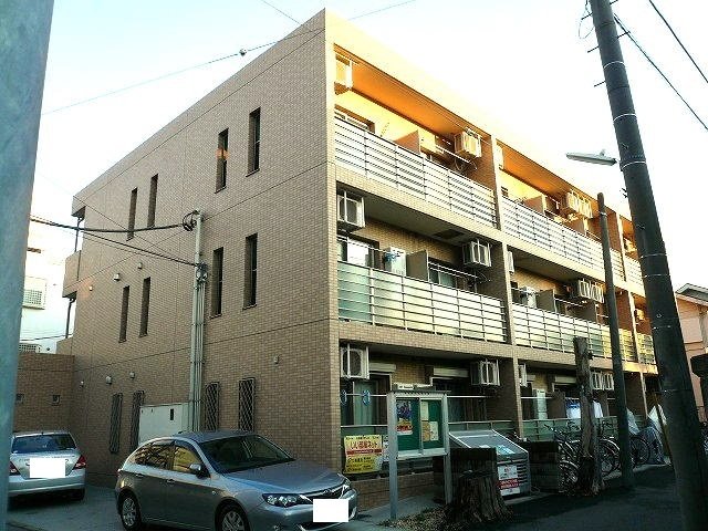 横浜市港北区樽町のマンションの建物外観