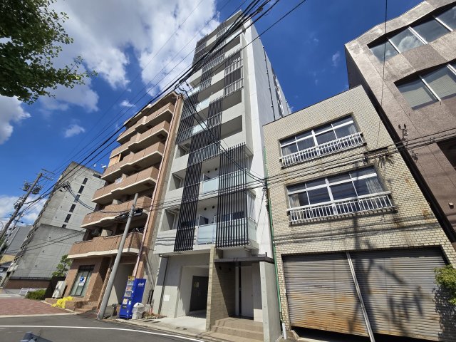 名古屋市西区則武新町のマンションの建物外観