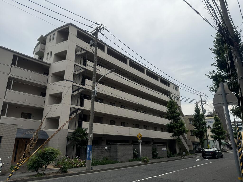 【シュトラーセ泉の建物外観】