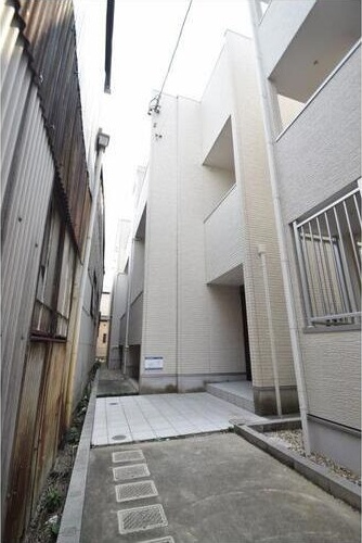 【名古屋市中川区十番町のアパートの建物外観】