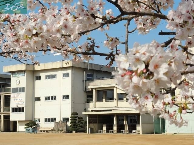 【サンサリーレ西川原の小学校】