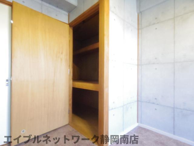 【静岡市駿河区大和のマンションの収納】