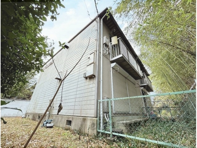 【杉本マンションの建物外観】