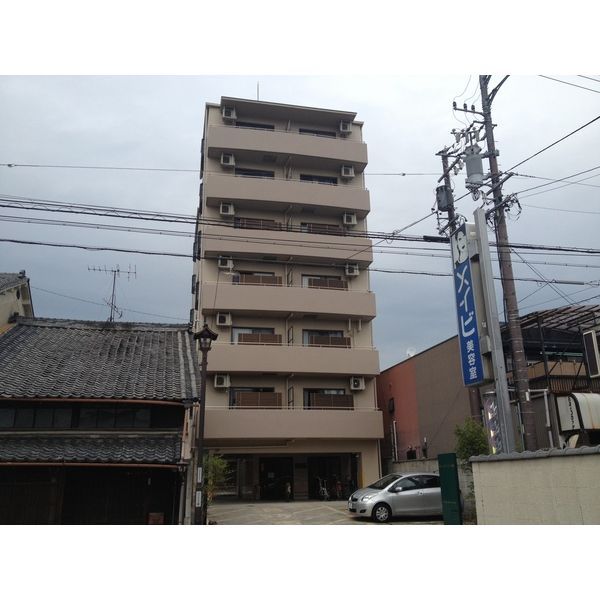 三重県伊賀市上野小玉町（マンション）の賃貸物件の外観