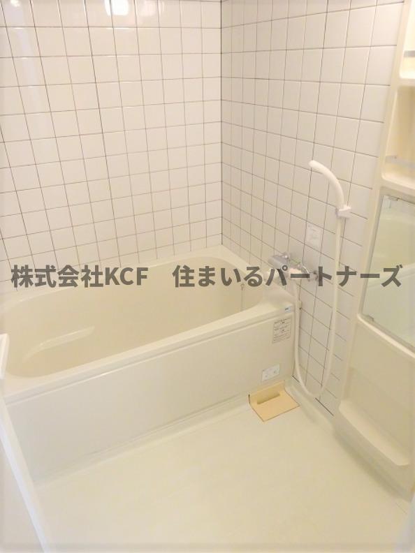 バス・シャワールーム　落ち着いた空間のお風呂です