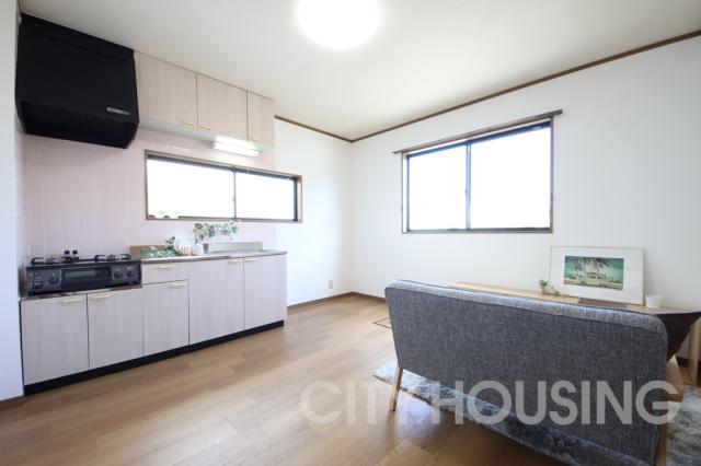 居室・リビング　※モデルルームで、家具は展示用です。