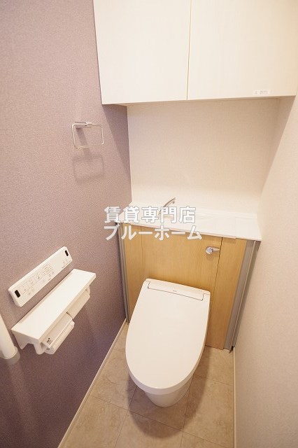 トイレ　温水洗浄便座付きのトイレです！