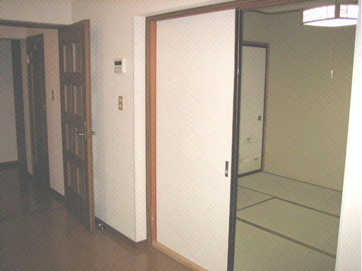 居室・リビング　リビングから和室