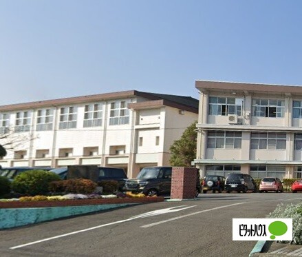 中学校　富士宮市立富士根南中学校（中学校）まで1046m