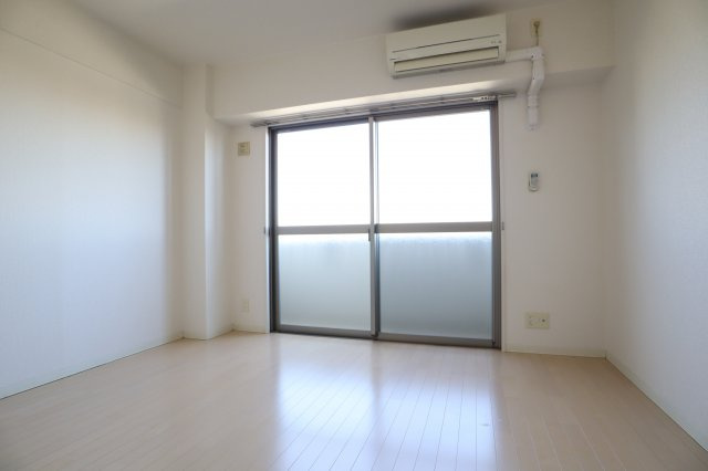 居室・リビング　ゆったり過ごせる居間です