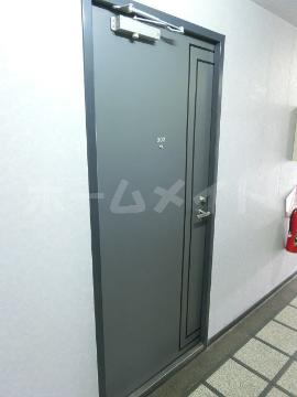 プレアール南春日丘　玄関　玄関ドア