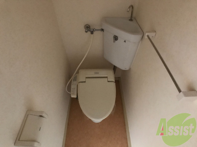 トイレ　お手洗いにはあったかーいやつもついておりますよー。