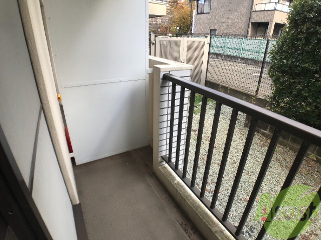 バルコニー　ベランダが広いんです。お洗濯ものも多めに干せちゃいます。