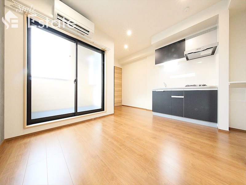 居室・リビング　同仕様内装