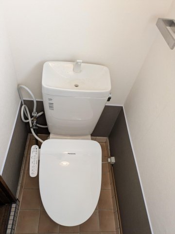 瀬谷区橋戸戸建のトイレ写真
