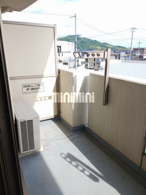 バルコニー　広めのベランダスペースです