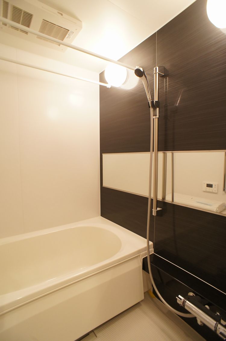 バス・シャワールーム　★広々とした浴室
