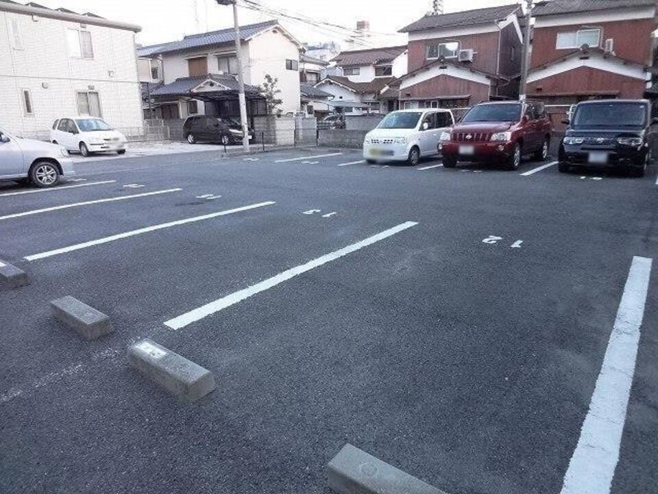 駐車場　駐車場