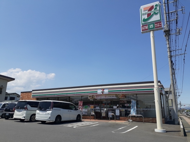 コンビニ　セブンイレブン前橋前箱田町店（コンビニ）まで500m