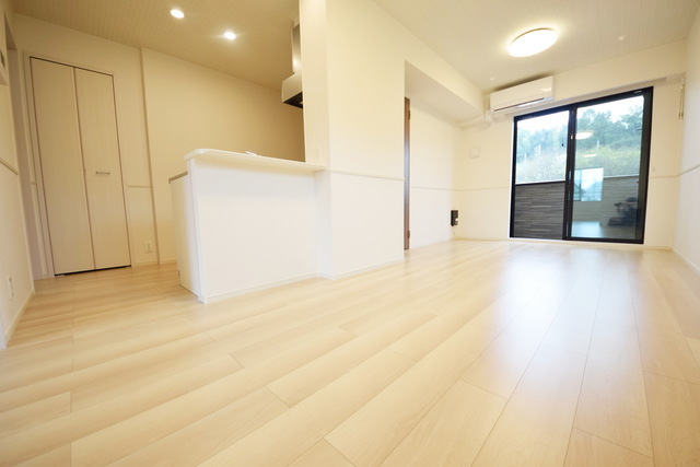 居室・リビング　～広々お部屋で気持ちいい～