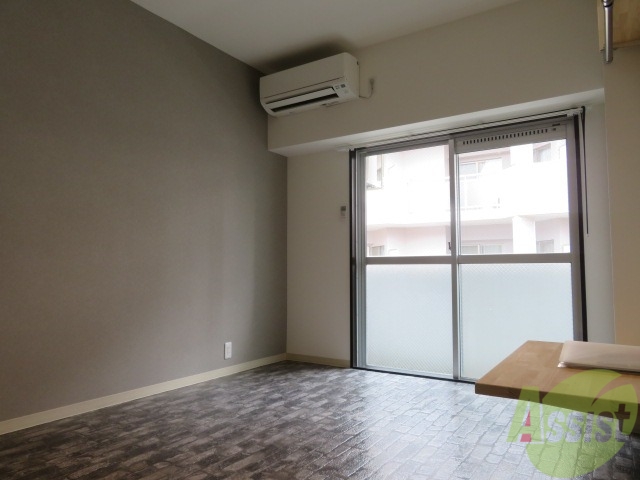 居室・リビング　なかなかの陽当たりの良さそうなお部屋ですね