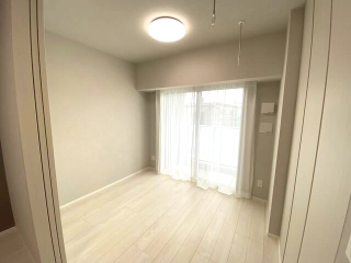 居室・リビング　明るい洋室です