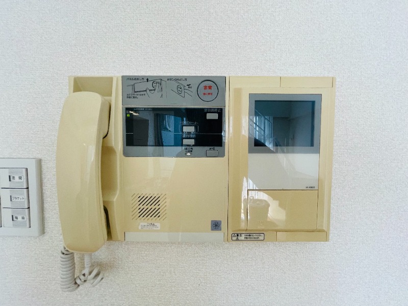 セキュリティ　モニター付きインターホン♪
