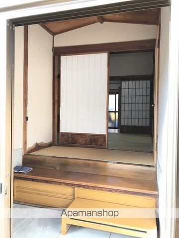 谷村貸家の玄関写真