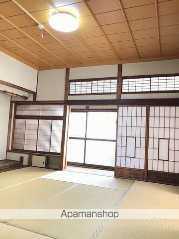 谷村貸家の居間写真