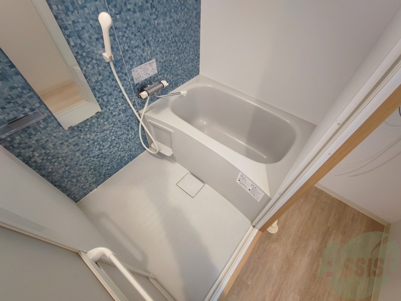 バス・シャワールーム　ユニットバスです。疲れを癒すのに欠かせませんね！