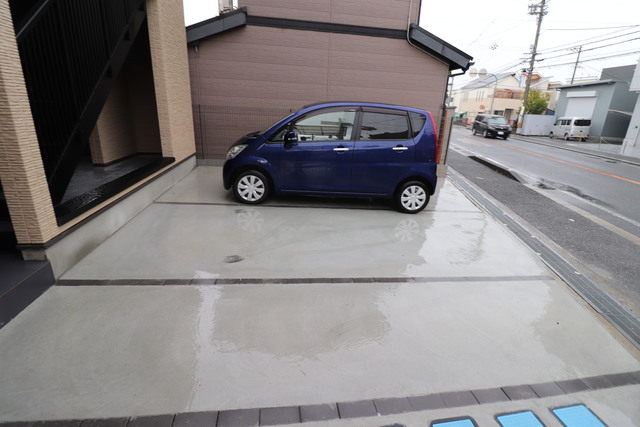 駐車場　敷地内駐車場