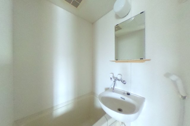 バス・シャワールーム　2022年4月撮影※現況を優先致します。