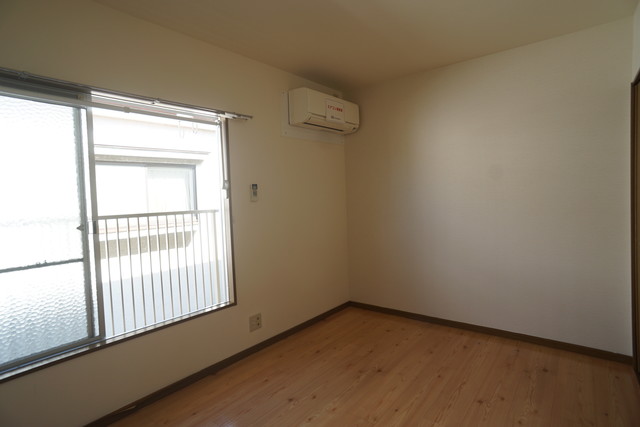 居室・リビング　明るい雰囲気で暮らしやすい！優しい質感の室内がオススメ☆