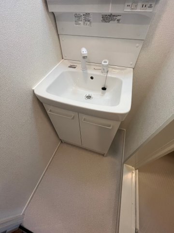 洗面設備　脱衣スペースもあります