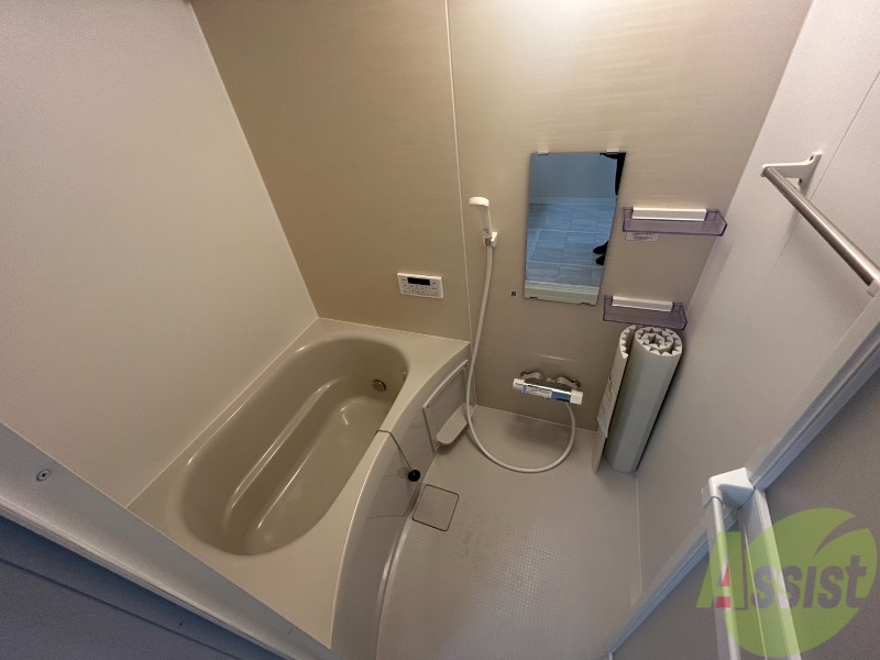 バス・シャワールーム　サーモスタット式水栓のバスルームになります。