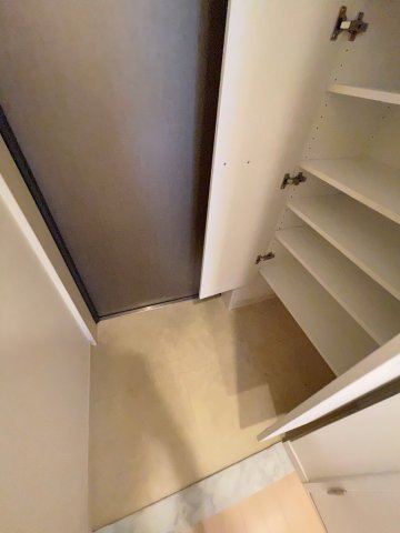 玄関　★ ★ 口コミ２００件以上　評価４.９のお店 ★ ★