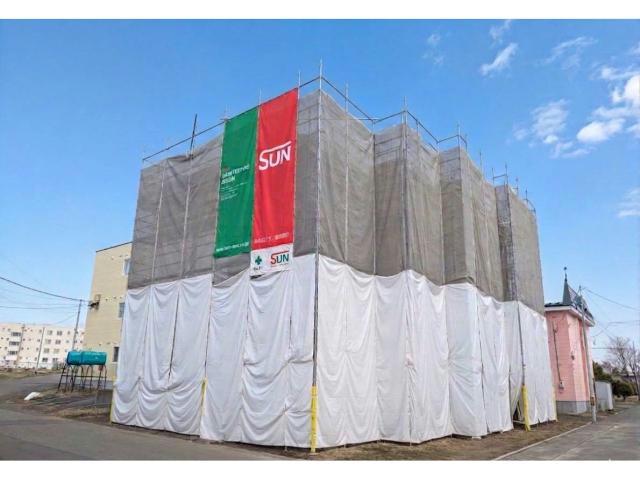 建物外観　建築中